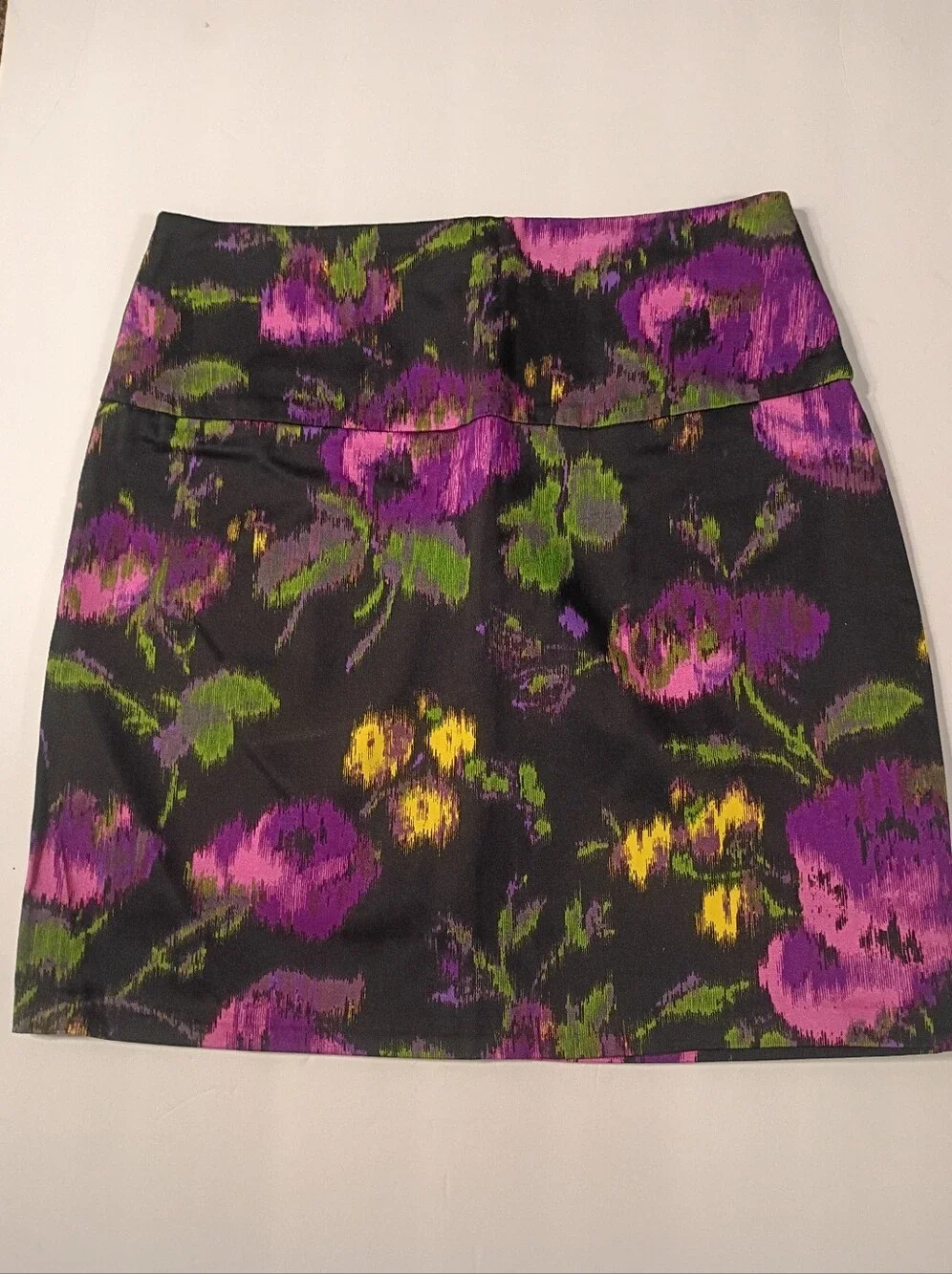 twentyone Size XS Black Mini Skirt w/Vibrant Colors